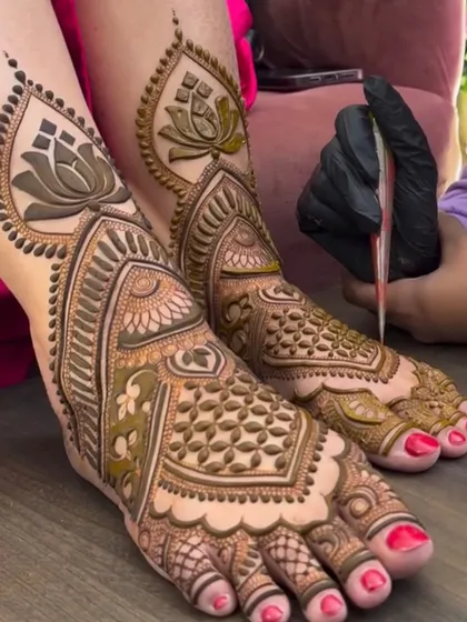 Bridal mehndi isn't just for hands. My course covers how to create stunning and intricate designs for feet, ensuring a complete and beautiful bridal look.