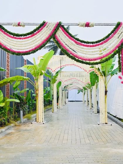 Wedding Stories - Event Design & Decor Enchanting Entrances & Walkways photo 9