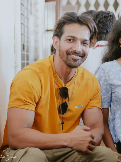 It was a pleasure capturing these candid moments with actor Harshvardhan Rane. My approach for celebrity portraits is to be unobtrusive, allowing their genuine personality to shine through in a relaxed setting.
