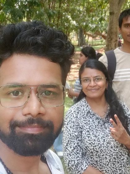 Making new friends and sharing the love for art at Cubbon Park.