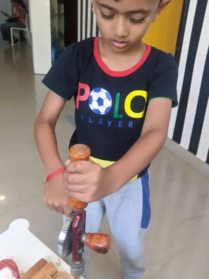 Little Wings Innovation Labs - Engineering & Maker Workshops Safety First: Learning to Use Tools photo 11