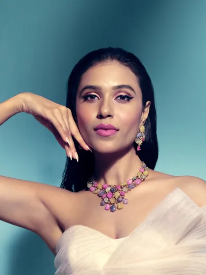For the bride who dares to be different, this necklace is a celebration of color. Crafted with a vibrant spectrum of tourmaline gemstones, it’s a symbol of her unique journey, her love, and her light.