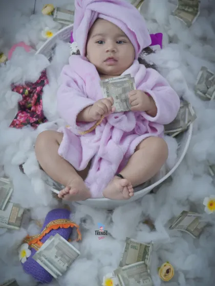 A duplicate of image 85, showcasing the cool and dramatic 'Lady Boss' theme.