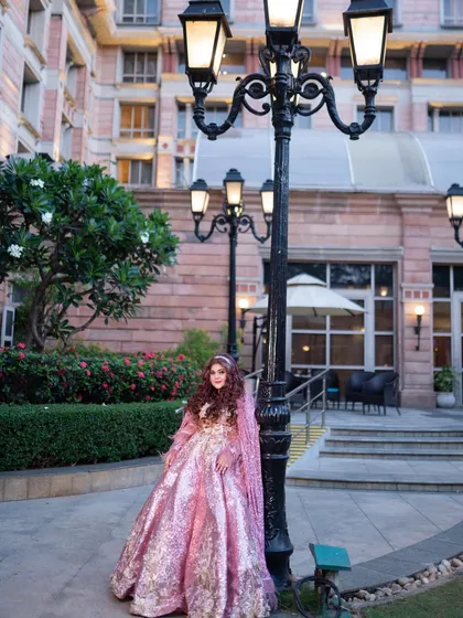 A fairytale moment from my wedding day. I loved this quiet shot by the lamppost, feeling like a princess in my own story.
