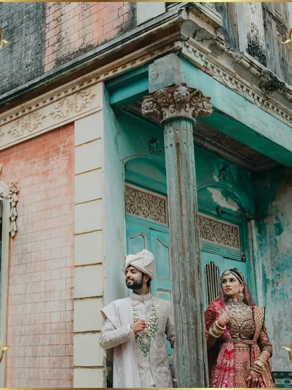 A work of art. Using the colourful, rustic walls of Patan as a backdrop, this portrait is a perfect blend of culture, colour, and romance.