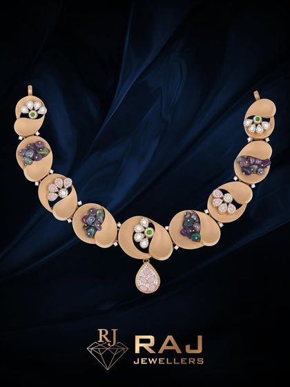 Celebrate life’s moments in style with this unique Reti necklace mounting. The design features abstract, pebble-like shapes with spaces for floral stone clusters, offering a modern and artistic canvas for your custom creation.