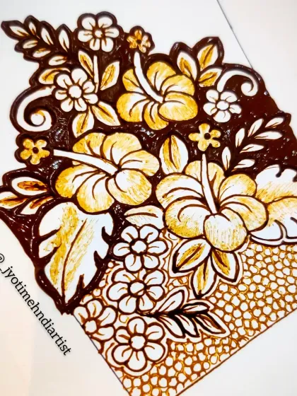 A vibrant floral bunch with hibiscus flowers, demonstrating how to use shading to create a two-tone effect.