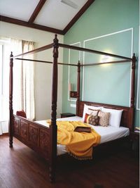 Custom Furniture & Cabinetry