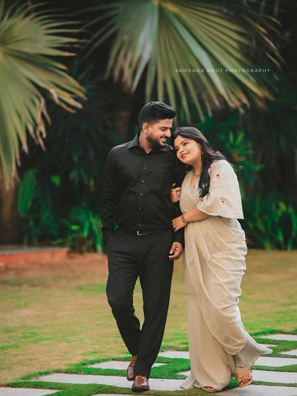 A walk in the woods becomes a romantic escape. I love using the soft, natural light filtering through the trees to create serene and intimate couple portraits.