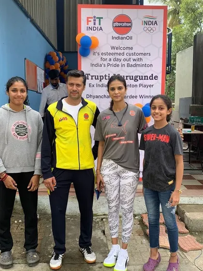 Our students get opportunities to meet their heroes. Here, some of our players pose with Trupti Murgunde, a Dhyan Chand Awardee and former international badminton player, during a Fit India event at our academy.