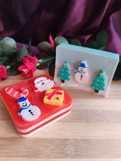 A closer look at my assorted Christmas soaps. They come in warm vanilla and cool peppermint fragrances, perfect for getting into the holiday spirit.