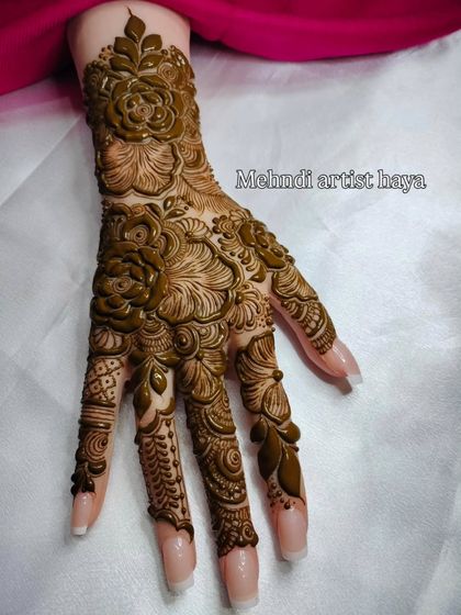 Intricate Bridal Hands photo 16