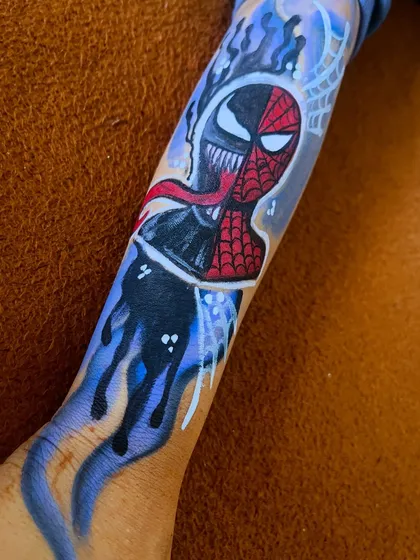 A full view of the detailed Spider-Man vs. Venom arm art. This is a true masterpiece for any comic book enthusiast.