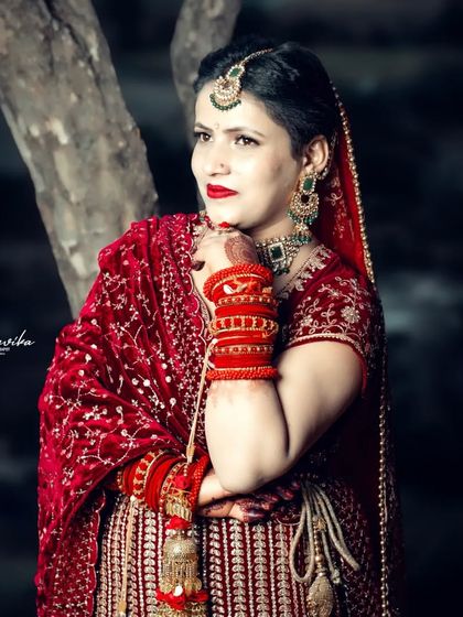 Vibrant Bridal Portraits photo 36