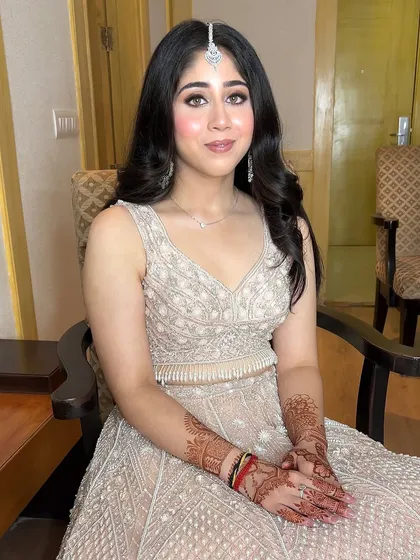 Another portrait of Chahat, showcasing the fresh and glowing makeup that's perfect for any wedding guest.