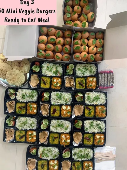 Another large order of meal boxes and mini veggie burgers for day 3 of an exhibition.