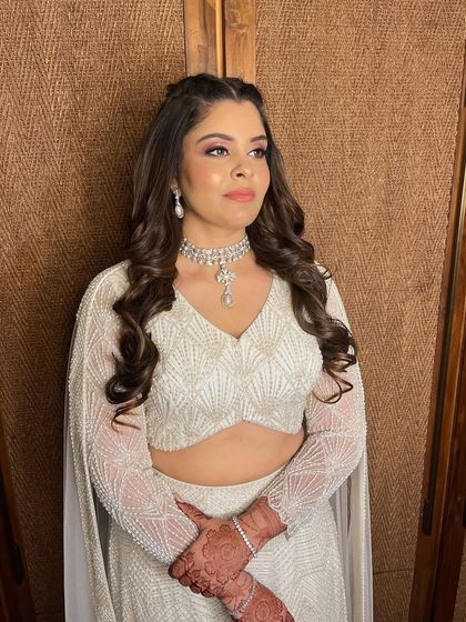 Reception & Modern Gowns photo 31