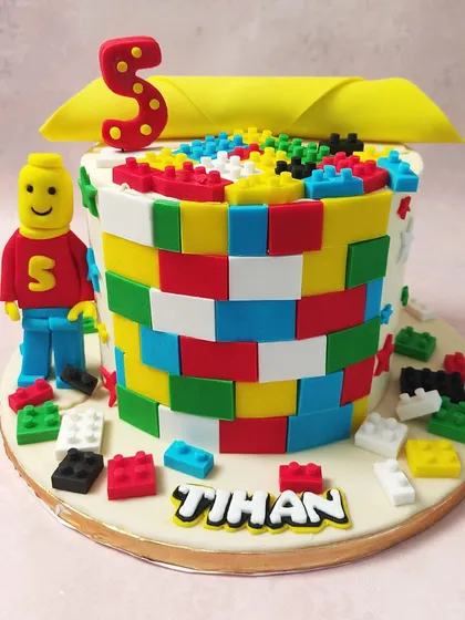 A full view of the Lego cake, showing the box-of-bricks design that's perfect for any young builder.