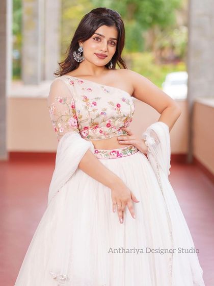 Anthariya Rentals - Gown & Contemporary Wear Rental Lehengas for Every Occasion photo 64