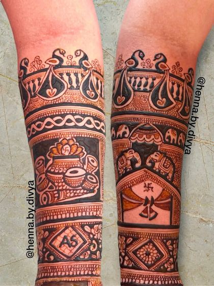 Intricate Bridal Mehendi photo 20