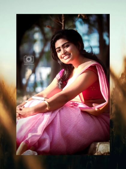 A bright, smiling portrait. This is the kind of happy, glowing look I love to create for my clients.