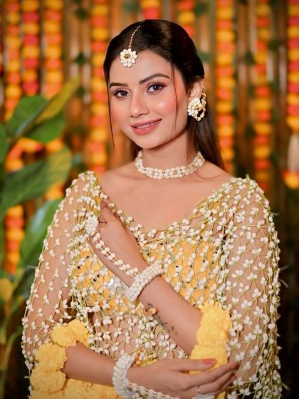 Vibrant Haldi & Mehendi Styles photo 6