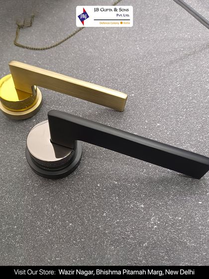 Another angle of our popular modern mortise handles. The combination of a circular rose and a flat lever offers a balanced and stylish design.