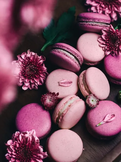 Pink is my happy color. For this shot, I went all out with different hues of pink, using macarons and fresh flowers to create a dreamy, floral, and monochromatic scene.