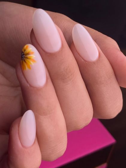 Artistic & Themed Nail Art photo 16