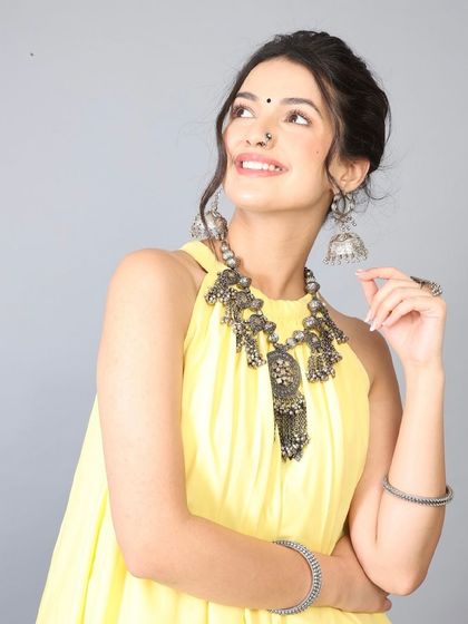 Amisha Anand - Editorial & Fashion Makeup Ethnic & Commercial Lookbooks photo 7