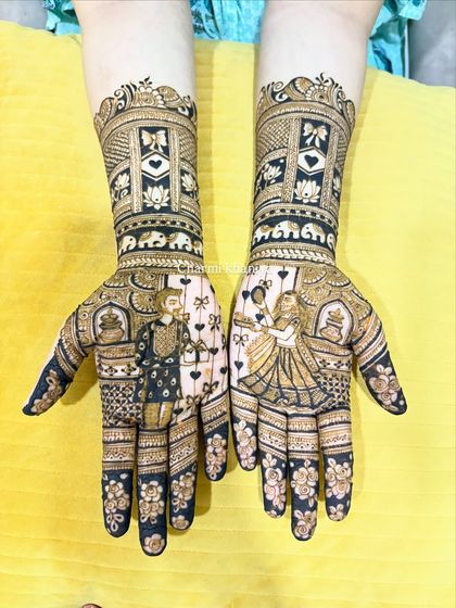 Custom Story & Portrait Mehendi photo 4