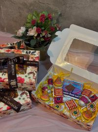 Dessert Boxes & Hampers