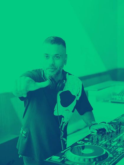 Shawn - Event DJ & VJ Services Portraits & Behind the Scenes photo 8