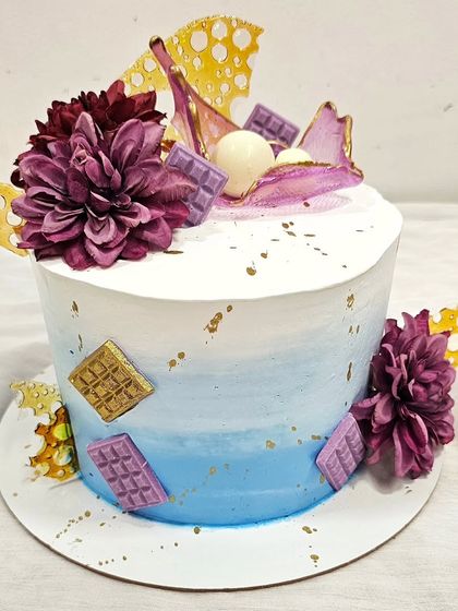 Beginner to Pro: Our Comprehensive Cake Classes photo 12