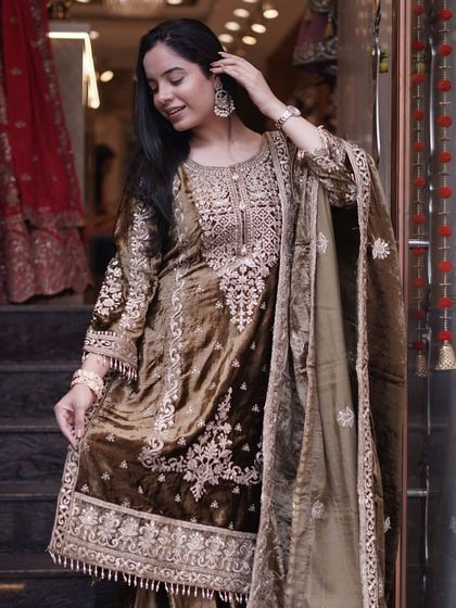 Velvet vibes and royal dreams. This luxurious brown velvet suit set is perfect for making a statement at any grand festive occasion.