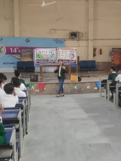 A full view of the student workshop. Creating an open and interactive environment is crucial for effective learning about health and nutrition.