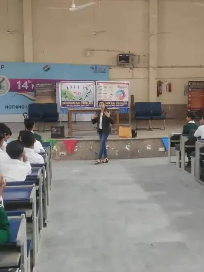 A full view of the student workshop. Creating an open and interactive environment is crucial for effective learning about health and nutrition.
