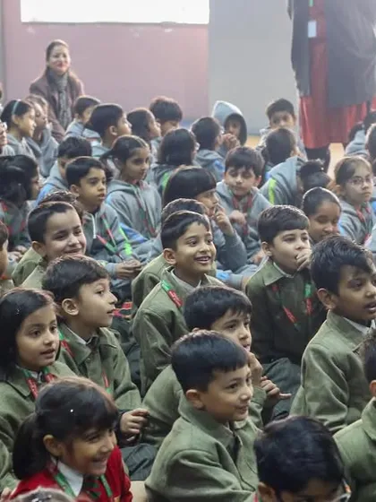 More moments from my travels to schools across the country, each one a unique and joyful experience. From interactive workshops to large assembly performances, I tailor each session to the school's needs.
