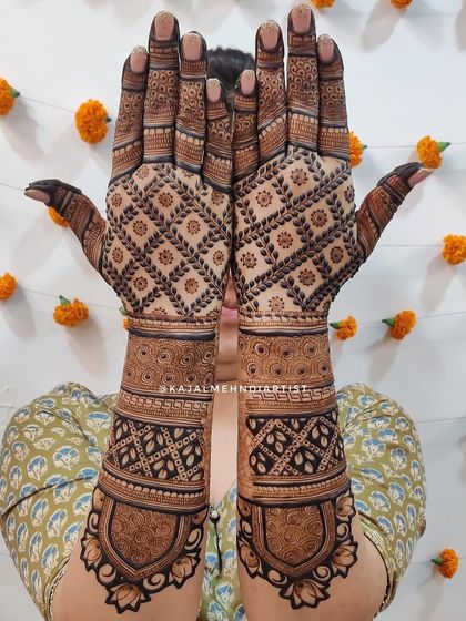 Intricate Bridal & Engagement Henna photo 24