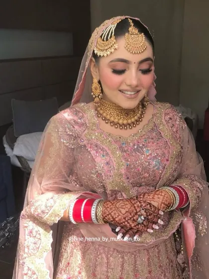 This gallery is dedicated to the final result: the beautiful, dark stain. All these photos are taken after the henna paste has been removed, showing the true color you can expect from my natural henna.