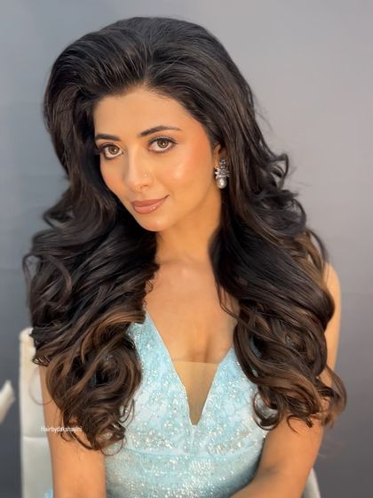 Dakshayini - Hairstyling Academy & Workshops Glamorous Curls & Ponytails photo 6