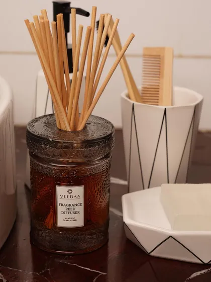 A curated selection from our extensive product portfolio, showcasing the diverse range of fragrances, colors, and designs we offer. Each image highlights the beauty and versatility of our candles, diffusers, and gift sets.