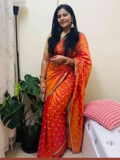 Another shot of Maulie, looking happy and confident in her perfectly draped saree.
