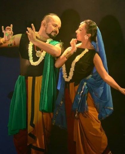 A unique performance combining elements from Kathak, Odissi, and Bharatanatyam. We encourage students to explore the rich diversity within Indian classical dance.