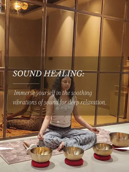 In my sound healing sessions, I invite you to immerse yourself in soothing vibrations for deep relaxation. It's an opportunity to quiet the outside world and listen to what's within.