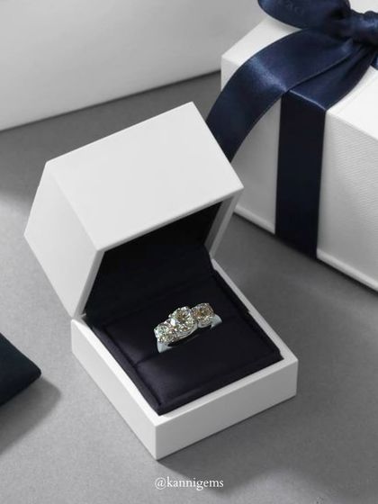 The Promise of a Diamond: Bespoke Rings photo 15