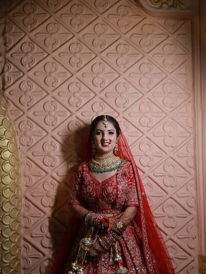 A happy, smiling bride. This is the result I always aim for. Her makeup is flawless, and she looks completely at ease.