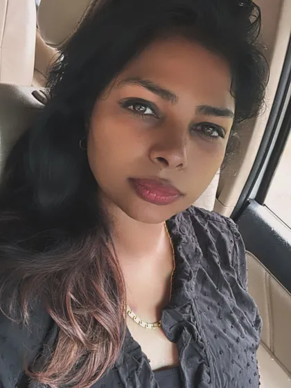 Another car selfie. My life is always on the go, but I make time to feel good.