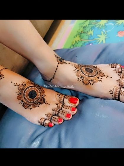 Elegant Feet Mehendi photo 7