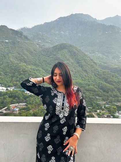 A final shot of my mountain look. This is a great example of comfortable yet stylish travel fashion.